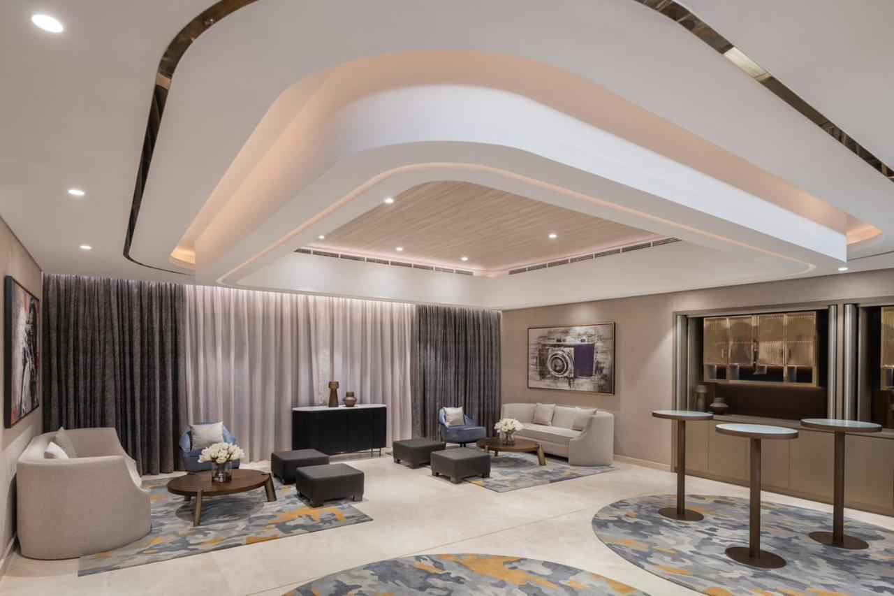 Paramount Hotel Midtown Dubaj Kültér fotó The Club at Hong Kong International Airport