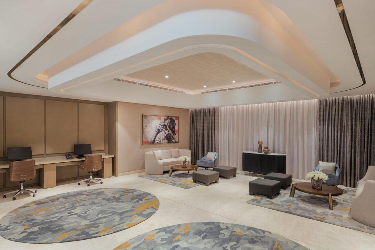 Paramount Hotel Midtown Dubaj Kültér fotó The Business Centre at The Ritz-Carlton, DIFC
