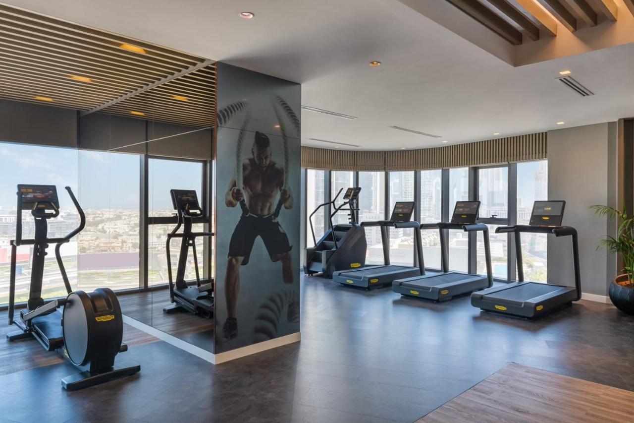 Paramount Hotel Midtown Dubaj Kültér fotó The gym at the hotel