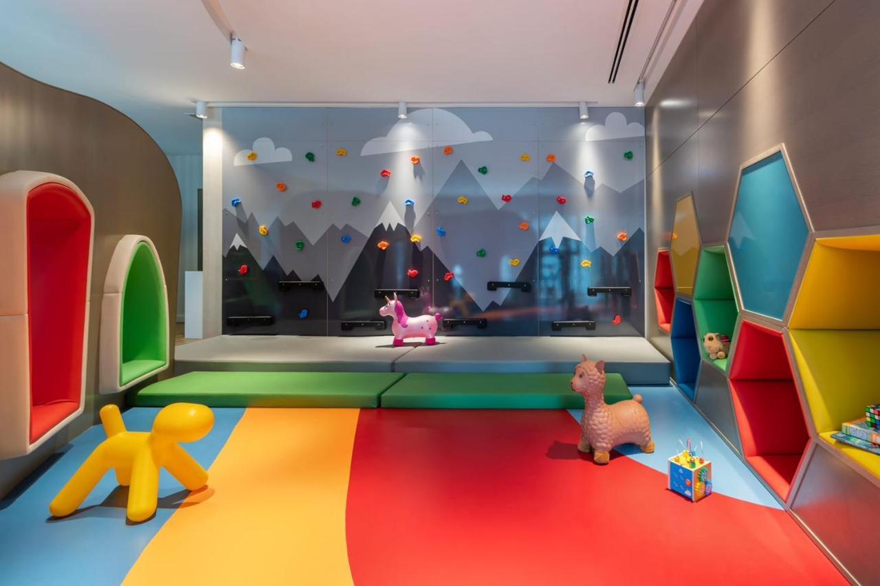 Paramount Hotel Midtown Dubaj Kültér fotó The Children's Club at the Ritz-Carlton, DIFC, Dubai